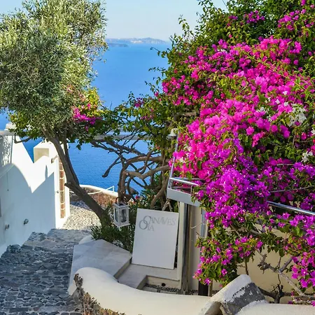 Feriehus Kampanario Luxury Two-bedroom With Private Jacuzzi Megalochori (Santorini)