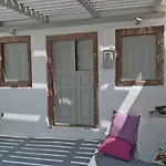 Casa de Férias Kampanario Luxury Two-bedroom With Private Jacuzzi Megalochori (Santorini)